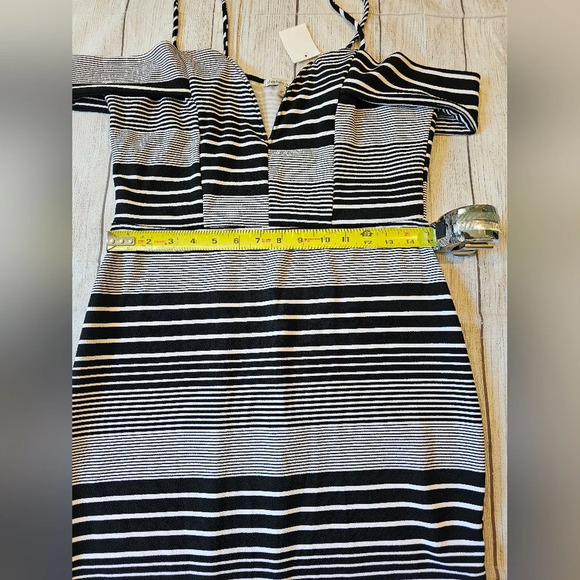 Charlotte Russe •Size Large• Black and White Striped form-fitting dress ☆NWT☆ - Picture 10 of 10